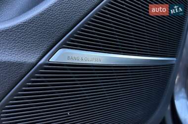 Внедорожник / Кроссовер Audi Q8 2018 в 