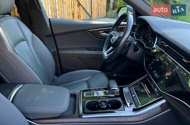 Внедорожник / Кроссовер Audi Q8 2018 в 