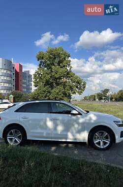 Внедорожник / Кроссовер Audi Q8 2019 в 