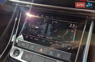 Позашляховик / Кросовер Audi Q8 2021 в 