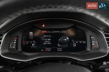 Внедорожник / Кроссовер Audi Q8 2021 в 