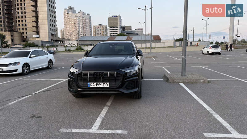 Внедорожник / Кроссовер Audi Q8 2021 в Киеве