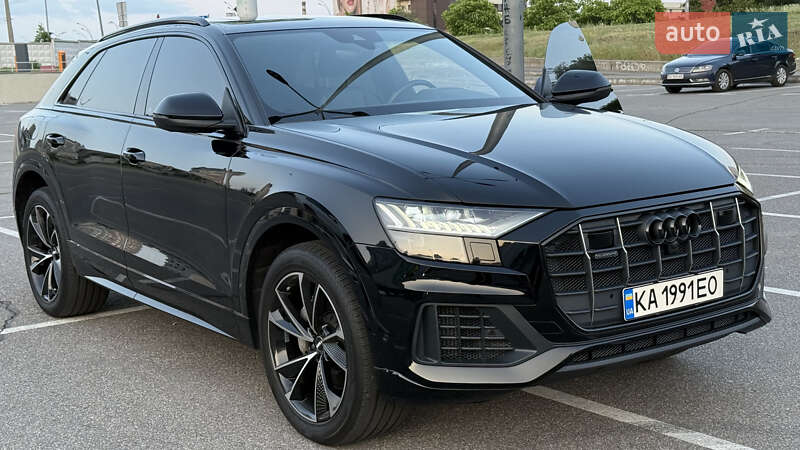 Внедорожник / Кроссовер Audi Q8 2021 в Киеве