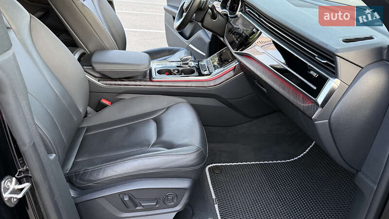 Внедорожник / Кроссовер Audi Q8 2021 в Киеве