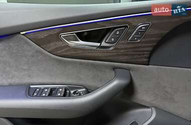 Внедорожник / Кроссовер Audi Q8 2019 в 