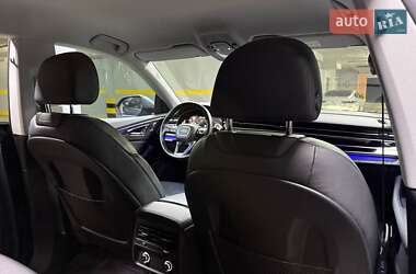 Внедорожник / Кроссовер Audi Q8 2019 в 
