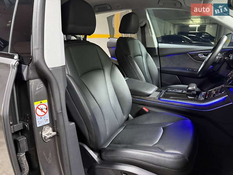 Позашляховик / Кросовер Audi Q8 2019 в Києві