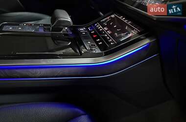Внедорожник / Кроссовер Audi Q8 2019 в 