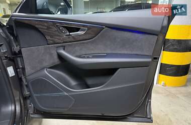Внедорожник / Кроссовер Audi Q8 2019 в 