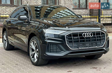 Внедорожник / Кроссовер Audi Q8 2021 в 