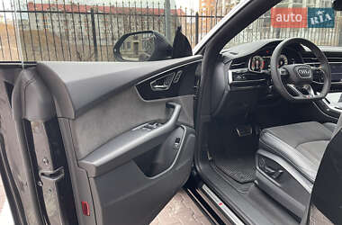 Внедорожник / Кроссовер Audi Q8 2021 в 