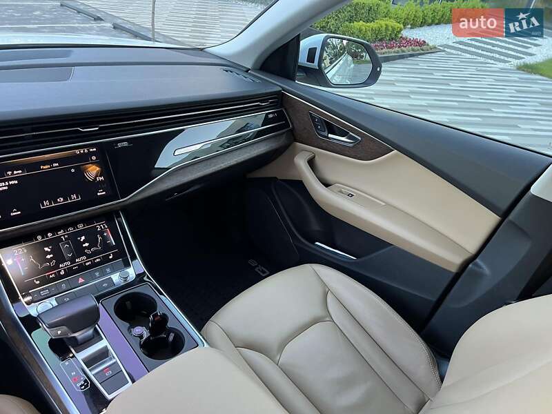 Внедорожник / Кроссовер Audi Q8 2019 в Ужгороде
