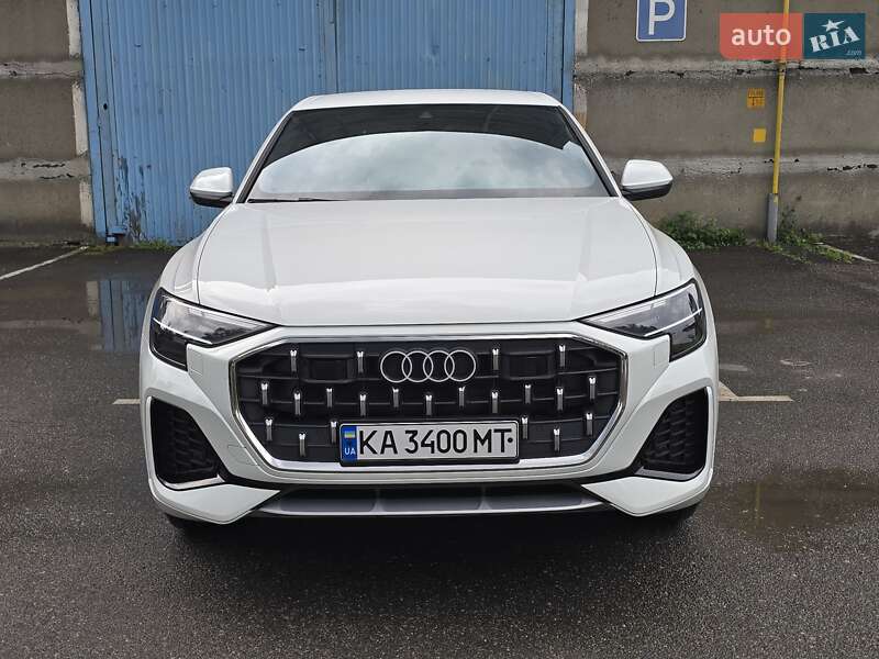 Внедорожник / Кроссовер Audi Q8 2024 в Киеве