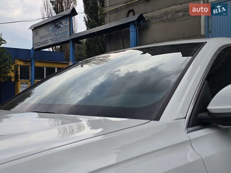 Внедорожник / Кроссовер Audi Q8 2024 в Киеве