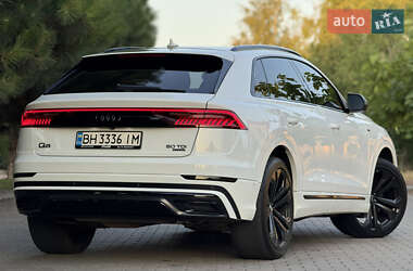 Внедорожник / Кроссовер Audi Q8 2018 в 