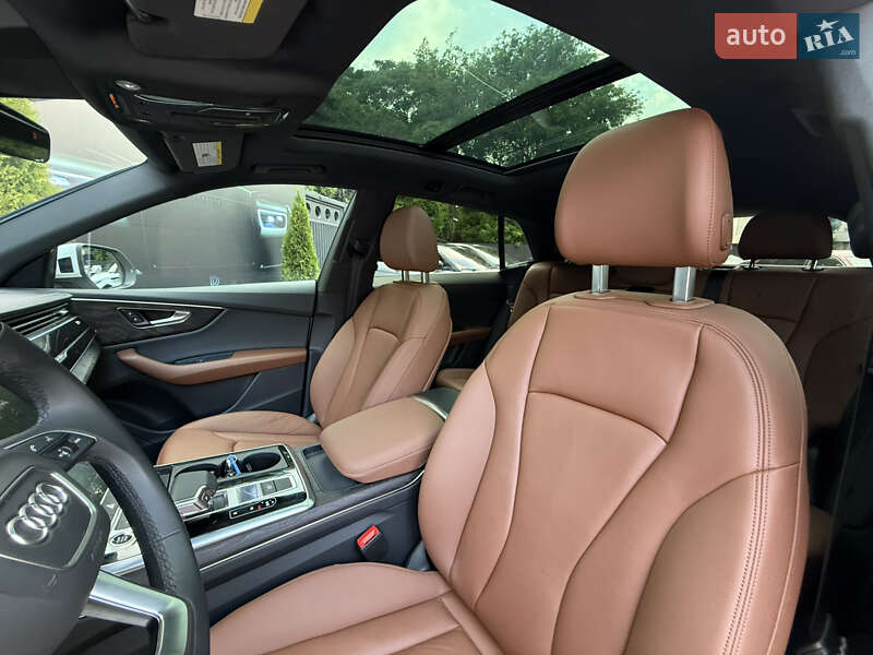 Внедорожник / Кроссовер Audi Q8 2023 в Киеве