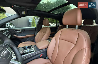 Внедорожник / Кроссовер Audi Q8 2023 в 
