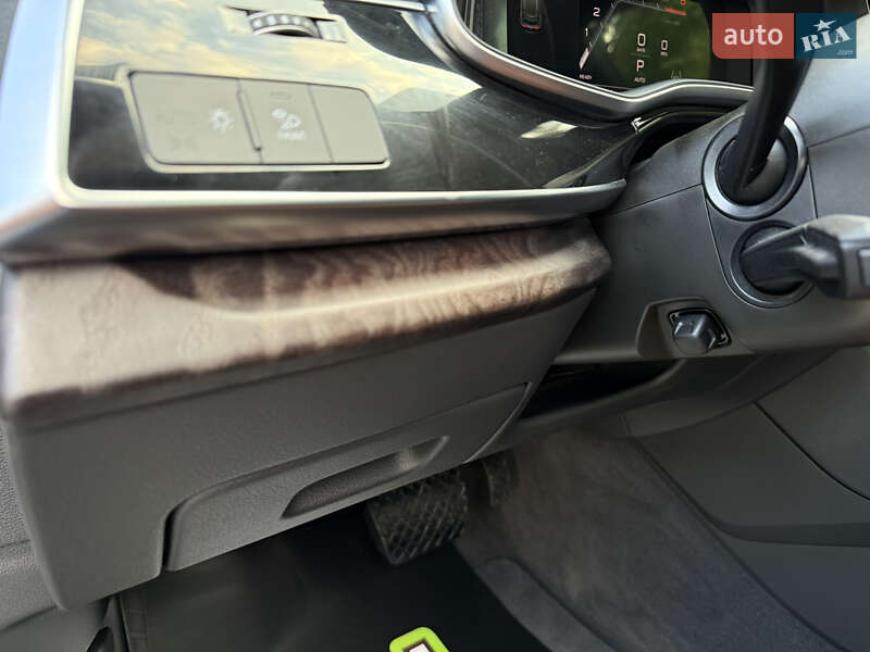 Внедорожник / Кроссовер Audi Q8 2023 в Киеве