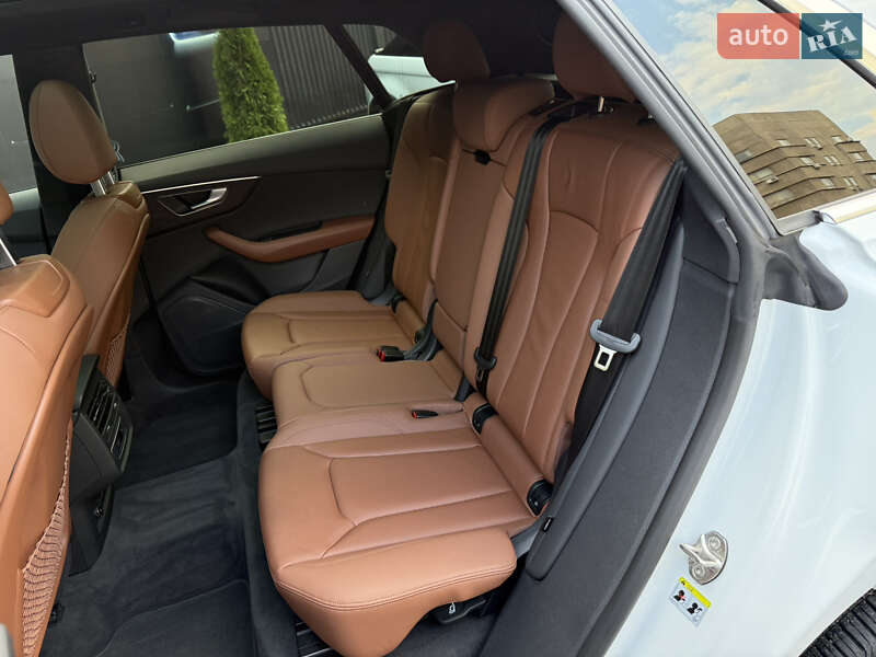 Внедорожник / Кроссовер Audi Q8 2023 в Киеве