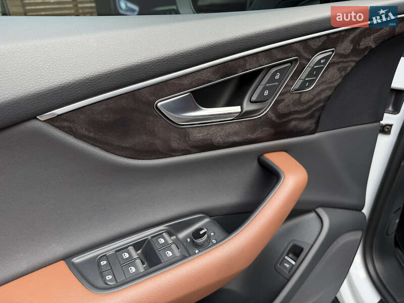 Внедорожник / Кроссовер Audi Q8 2023 в Киеве
