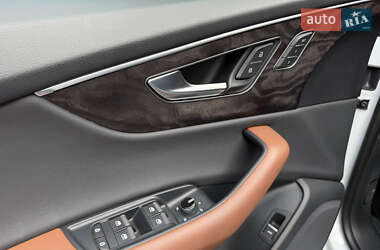 Внедорожник / Кроссовер Audi Q8 2023 в 