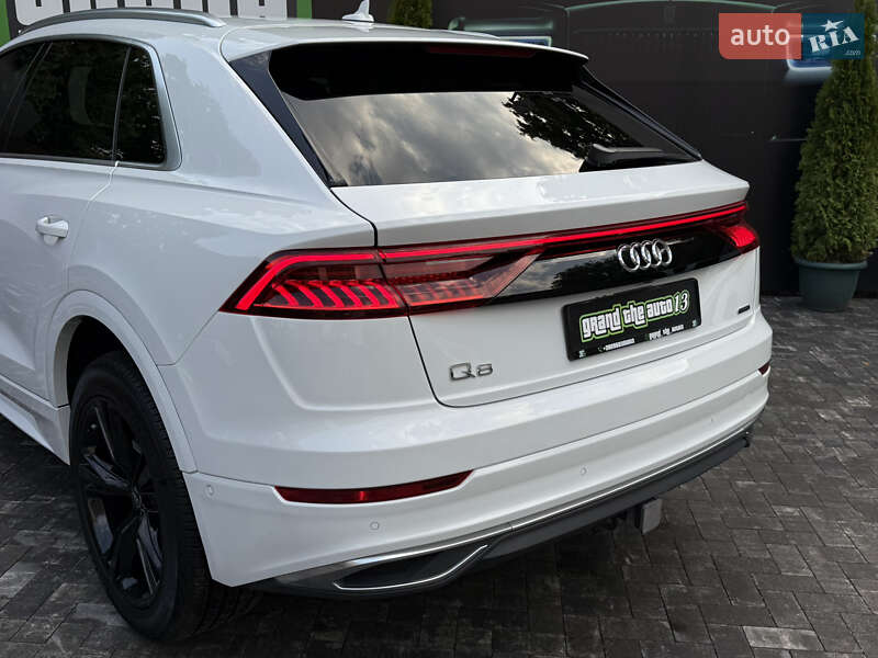Внедорожник / Кроссовер Audi Q8 2023 в Киеве