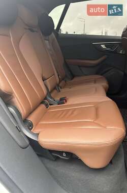 Внедорожник / Кроссовер Audi Q8 2021 в 