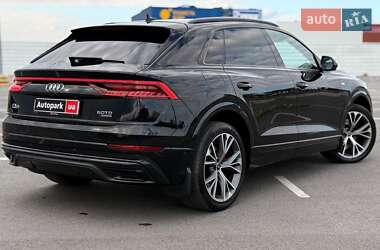 Внедорожник / Кроссовер Audi Q8 2021 в 