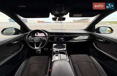 Внедорожник / Кроссовер Audi Q8 2021 в 
