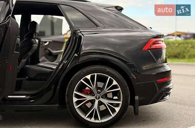 Внедорожник / Кроссовер Audi Q8 2021 в 