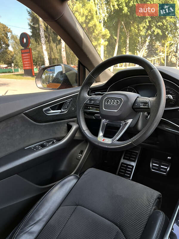 Внедорожник / Кроссовер Audi Q8 2020 в Лубнах