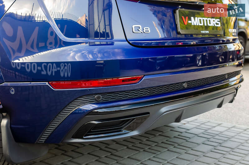 Внедорожник / Кроссовер Audi Q8 2019 в Киеве