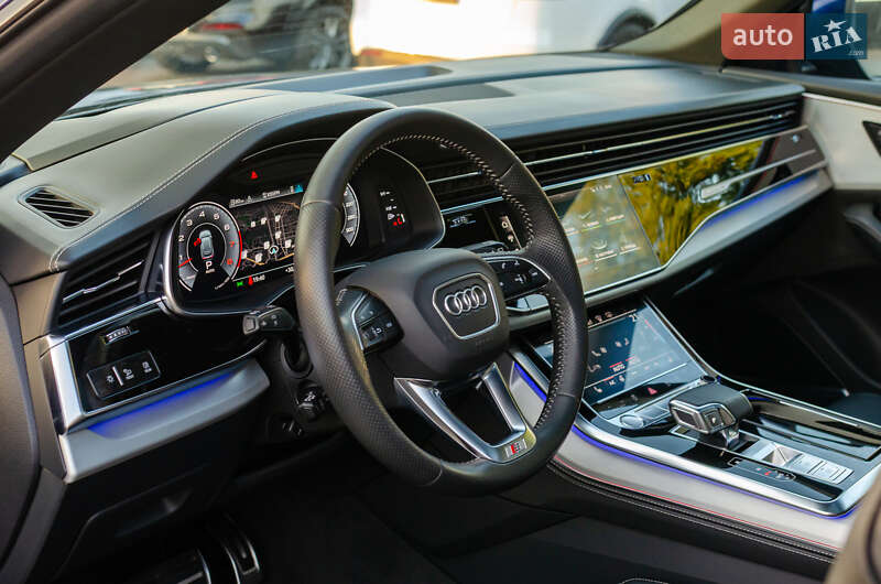 Внедорожник / Кроссовер Audi Q8 2019 в Киеве