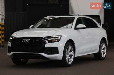 Внедорожник / Кроссовер Audi Q8 2022 в 