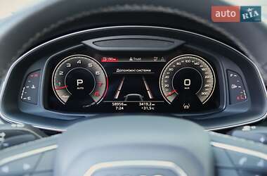 Внедорожник / Кроссовер Audi Q8 2022 в 