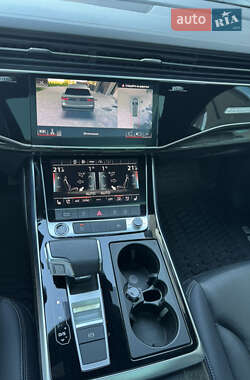 Внедорожник / Кроссовер Audi Q8 2023 в 