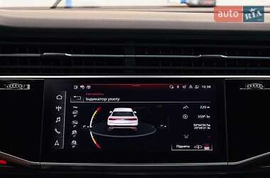 Внедорожник / Кроссовер Audi Q8 2020 в 