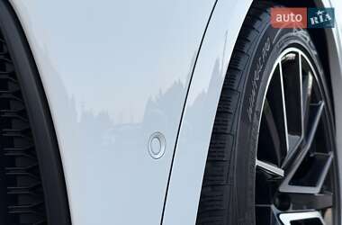 Внедорожник / Кроссовер Audi Q8 2020 в 