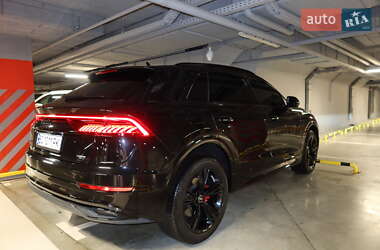 Внедорожник / Кроссовер Audi Q8 2022 в 