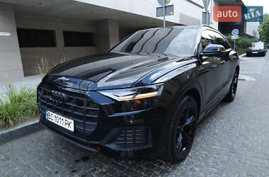 Внедорожник / Кроссовер Audi Q8 2022 в 
