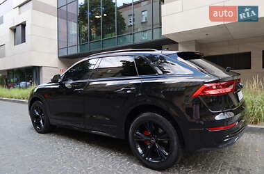 Внедорожник / Кроссовер Audi Q8 2022 в 