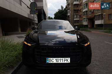Внедорожник / Кроссовер Audi Q8 2022 в 