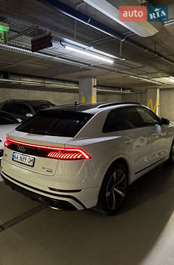 Внедорожник / Кроссовер Audi Q8 2019 в 