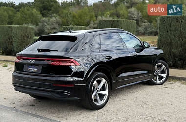 Внедорожник / Кроссовер Audi Q8 2021 в 