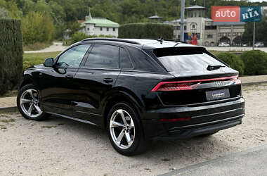 Внедорожник / Кроссовер Audi Q8 2021 в 