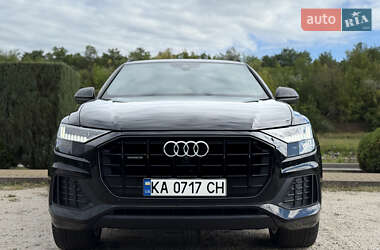Внедорожник / Кроссовер Audi Q8 2021 в 