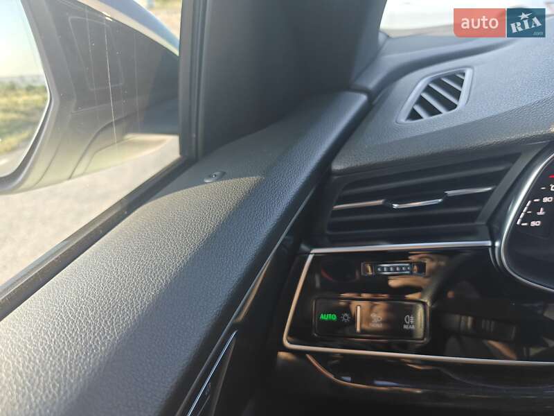 Внедорожник / Кроссовер Audi Q8 2019 в Жовкве