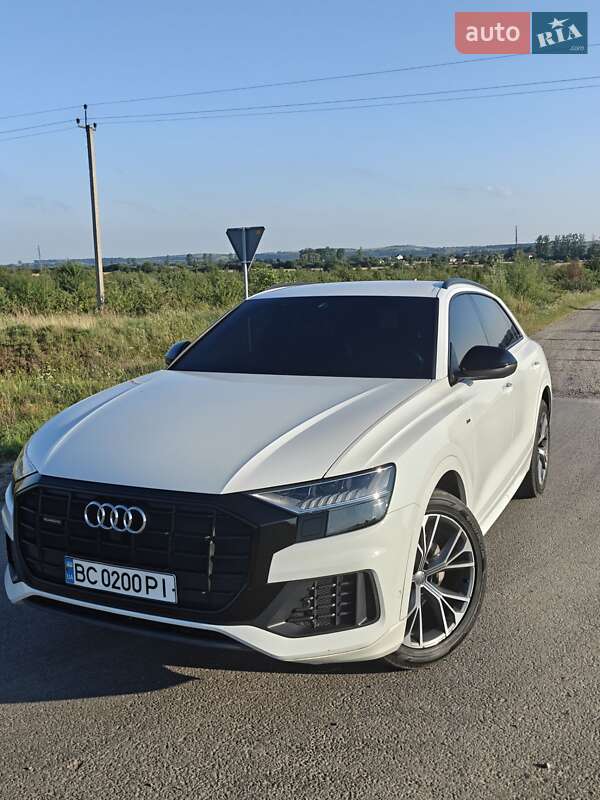 Внедорожник / Кроссовер Audi Q8 2019 в 