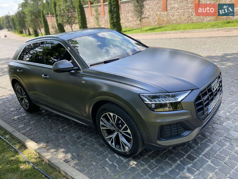 Внедорожник / Кроссовер Audi Q8 2020 в Киеве