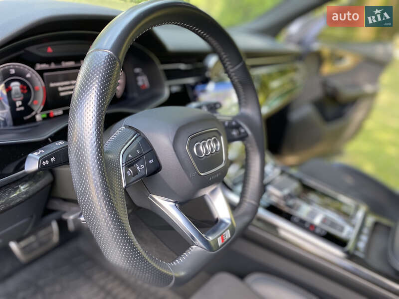 Внедорожник / Кроссовер Audi Q8 2020 в Киеве